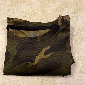 Old Navy Active shirt